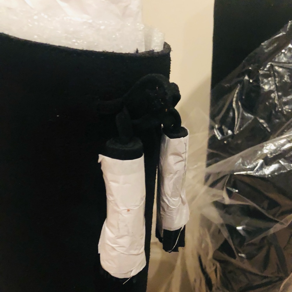 Boots - Picture 4 of 6